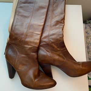 Frye Womens Regina Zip boot size 11